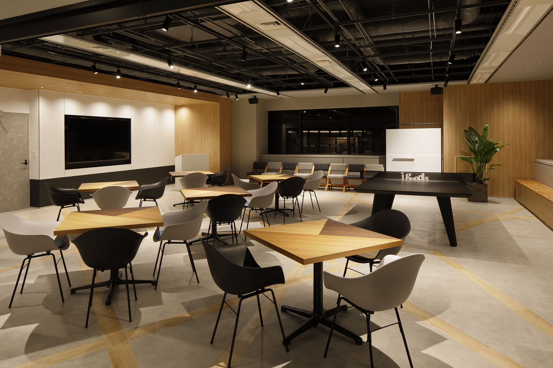 freeドリンクやランチバイキングなど☆グッズ制作企業で事務サポ