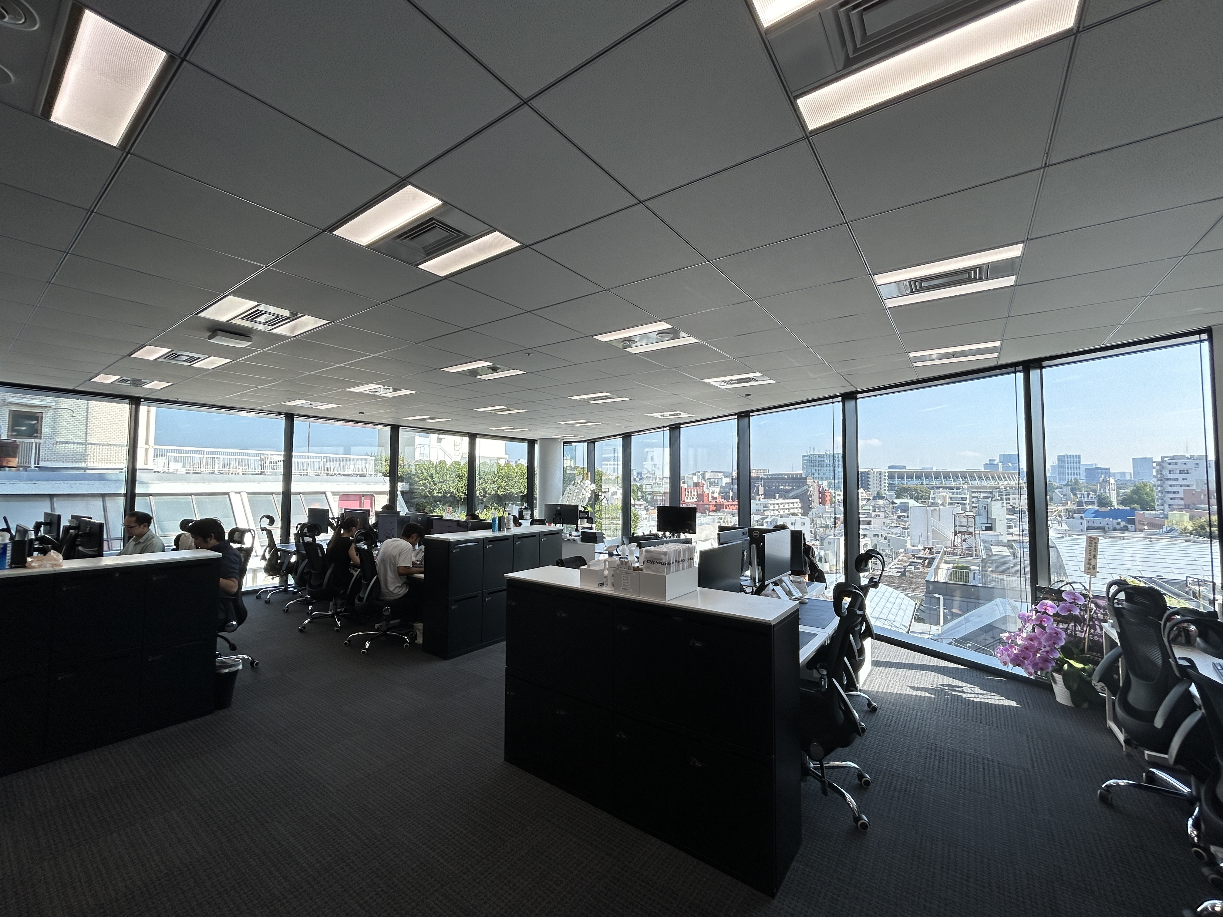 時給2,100円★朝10:00~♪残業なし◆WEBページの進行管理＠原宿