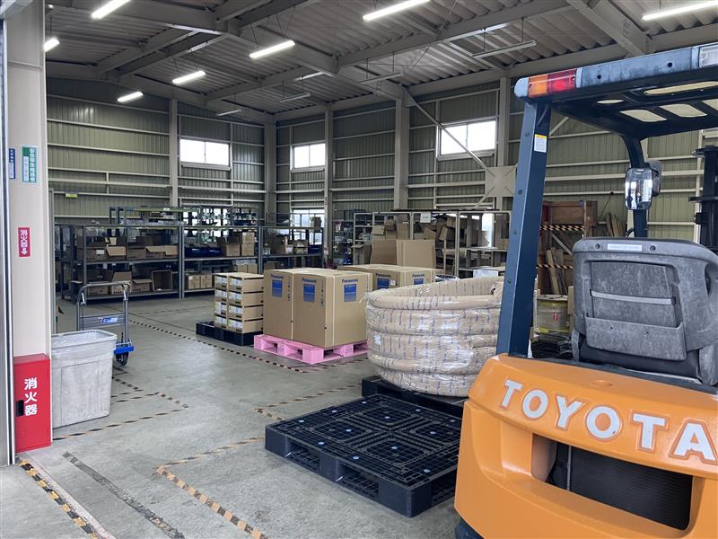 【高時給1700円】フォークで積込み→車で配送サギョウ＠君津