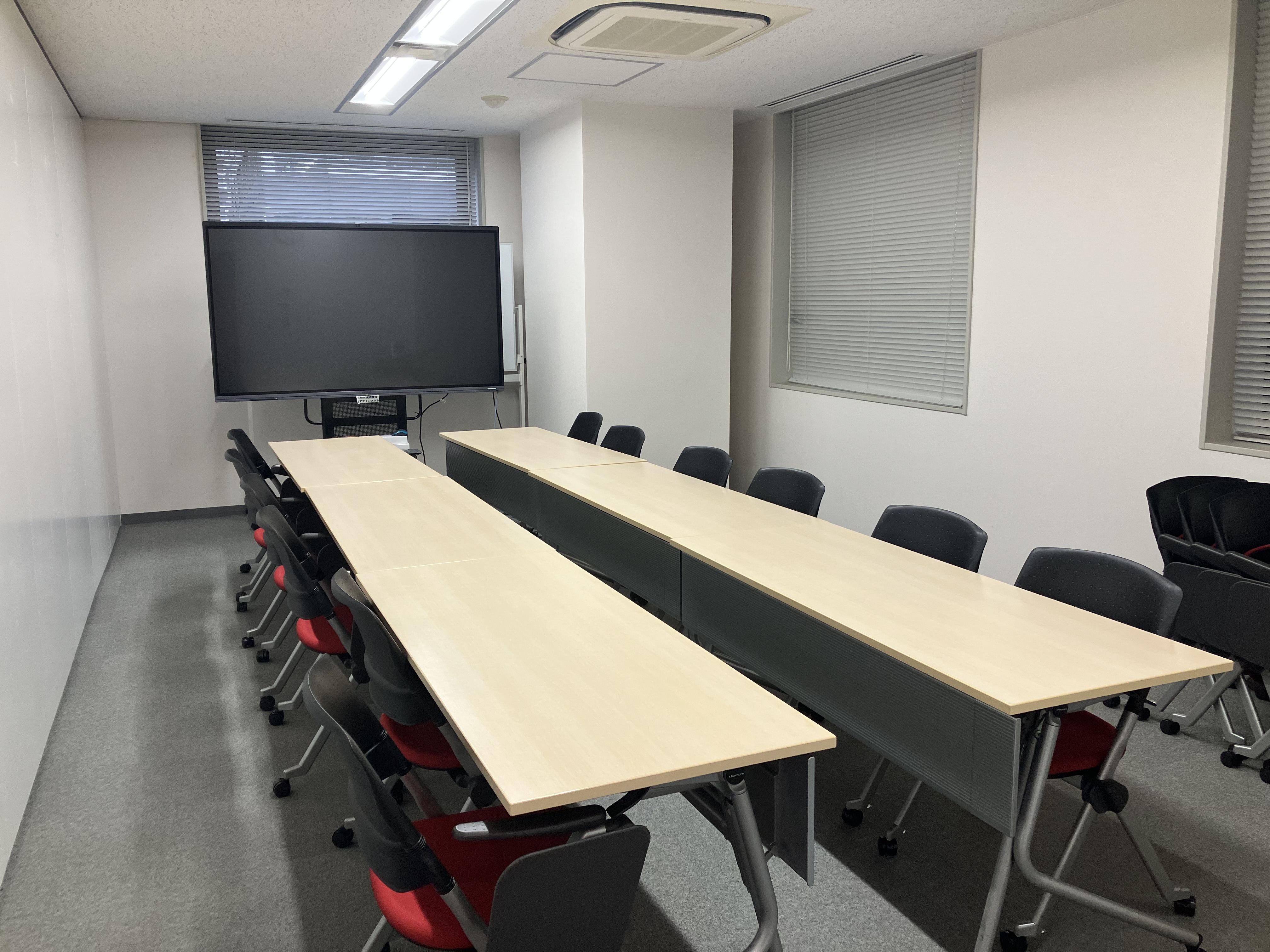 ＼初めて歓迎★／おだやか環境◎同業務の方がいて安心♪事務サポ