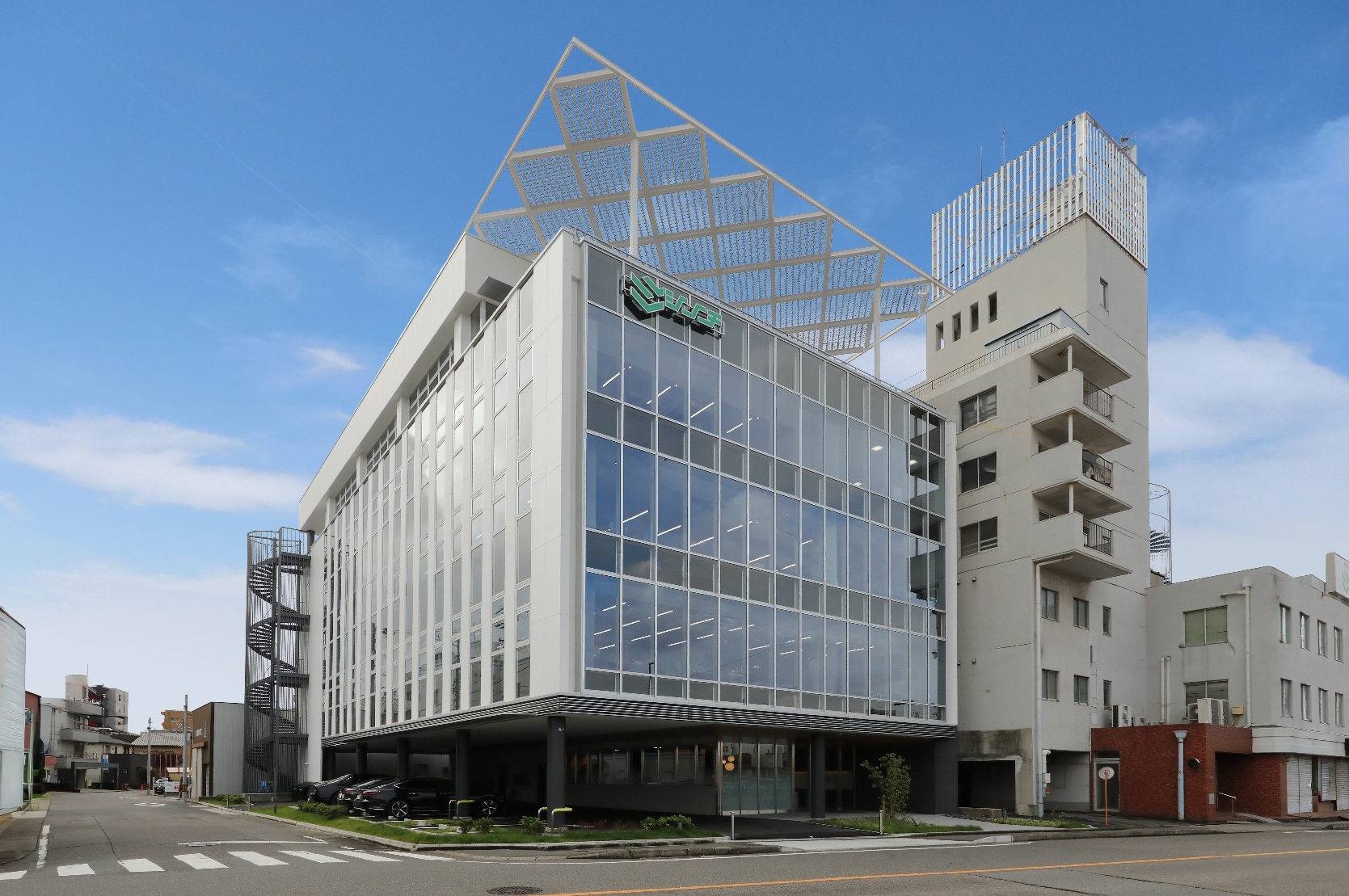 年収420万【正社員】未経験OK！建設資材の適正価格を調べる仕事