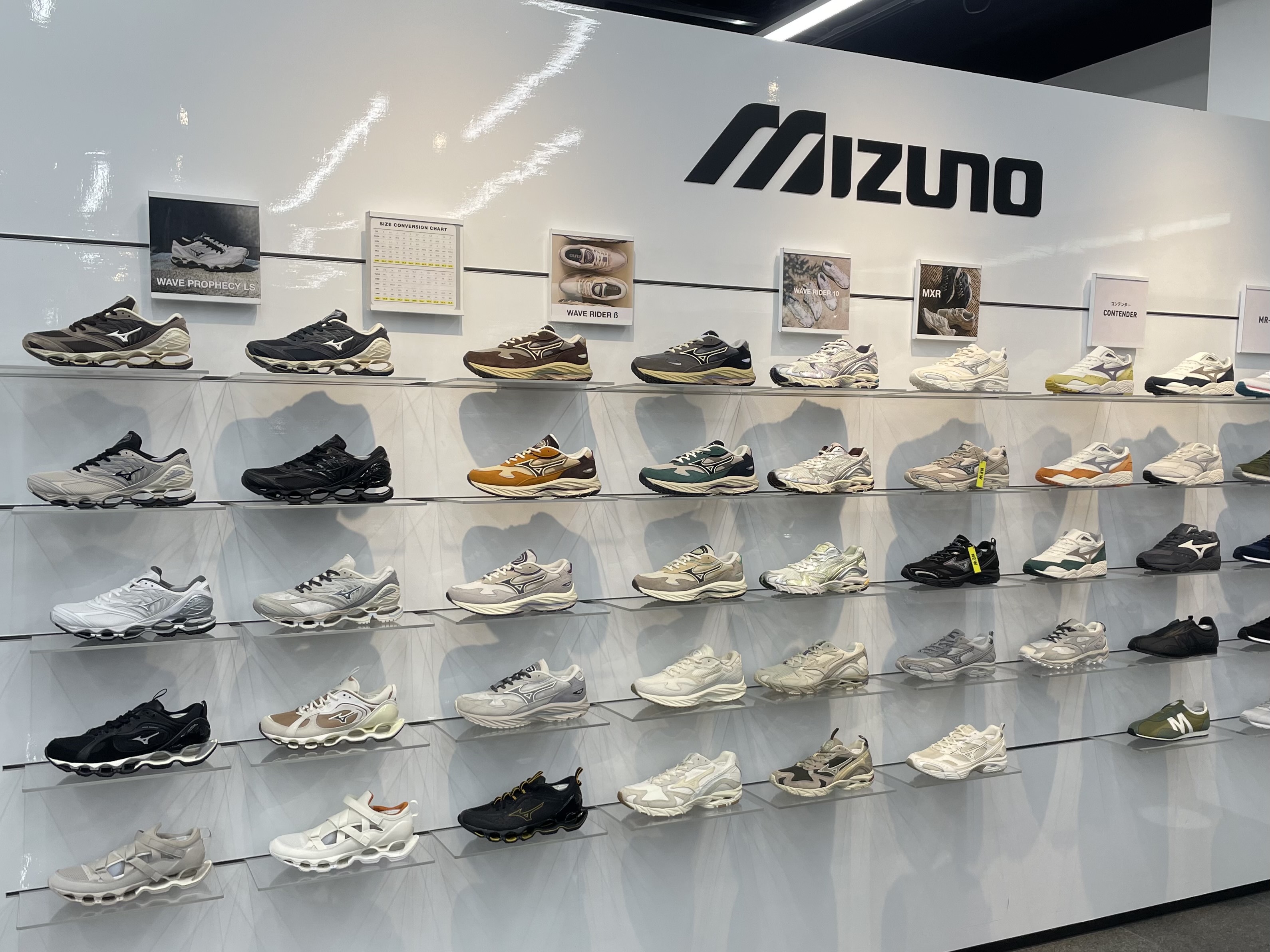 スニーカーやスポーツウェアなど世界中で人気のスポーツブランド