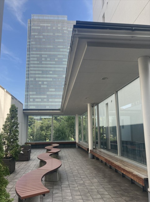 ≪週1日在宅勤務あり♪≫大学の国際支援課！17時定時◎食堂あり