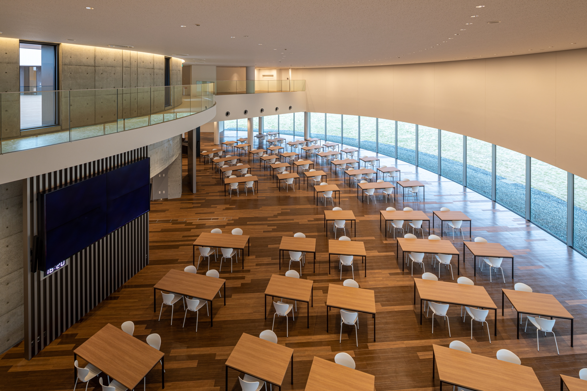 【大手化粧品メーカー】商品の梱包などの作業♪送迎バスあり☆彡