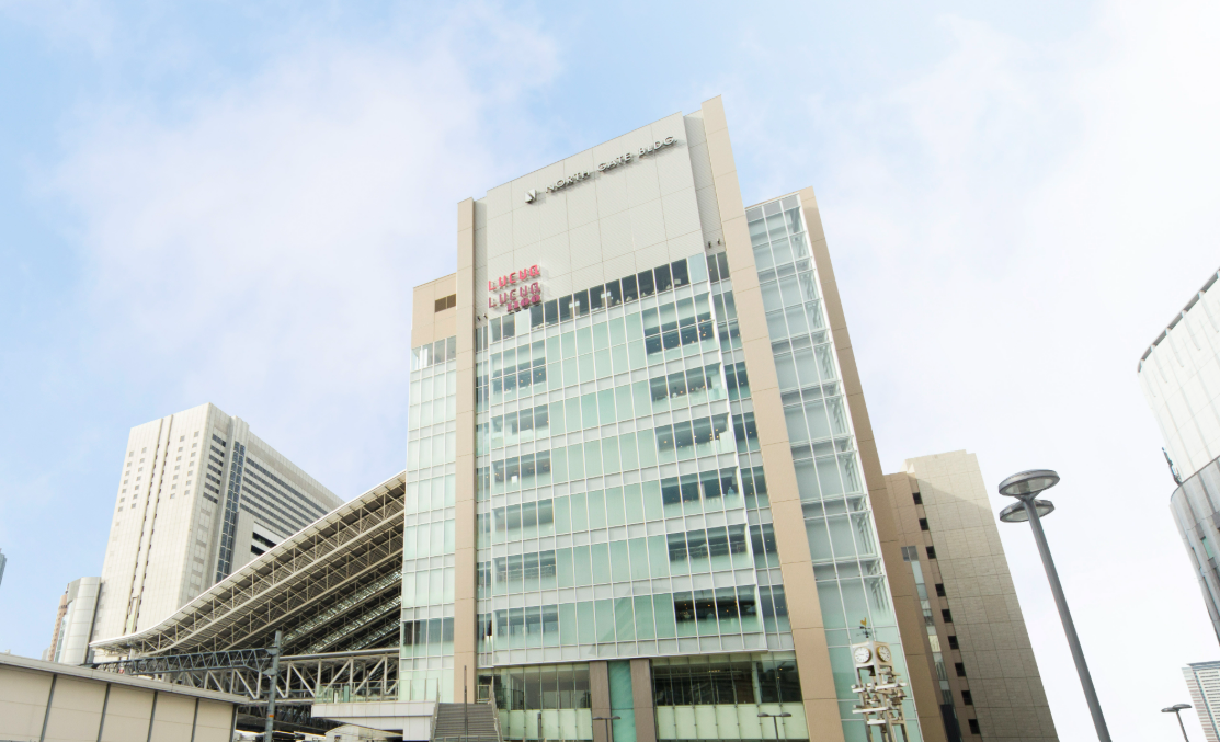 【20-30代カツヤク★】大手GR×人事労務◎月収24万～↑17:30まで