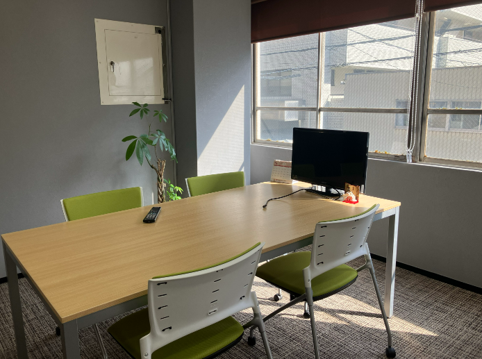 ＼月収24.8万円～／40・50代活躍中◎同業務あり♪17時台定時★