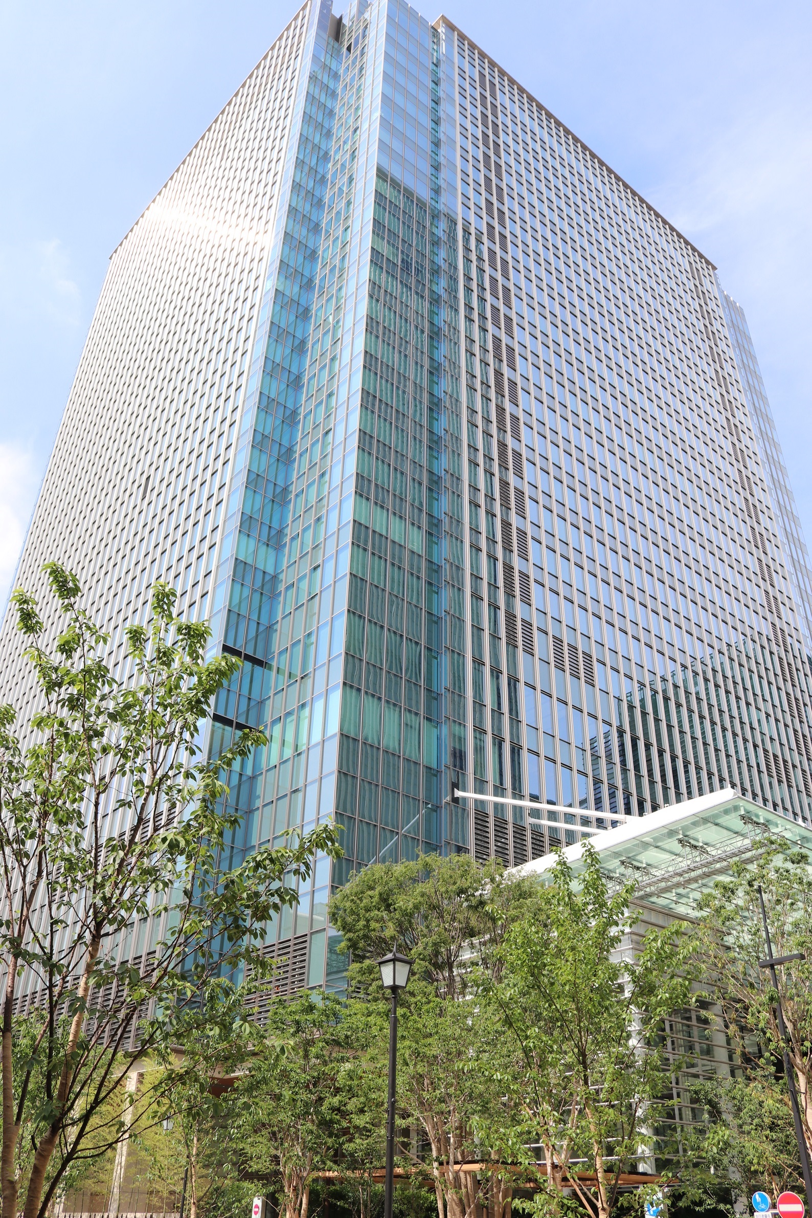 接客経験を活かそう！月28万/土日祝休/残業なし/大手企業受付