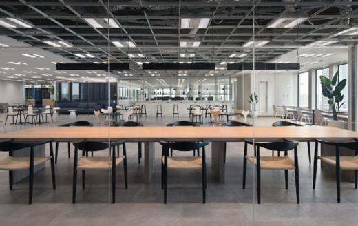 ＼服装×髪型自由／ キラキラ★SNSマーケ企業×総務★未経験ＯＫ