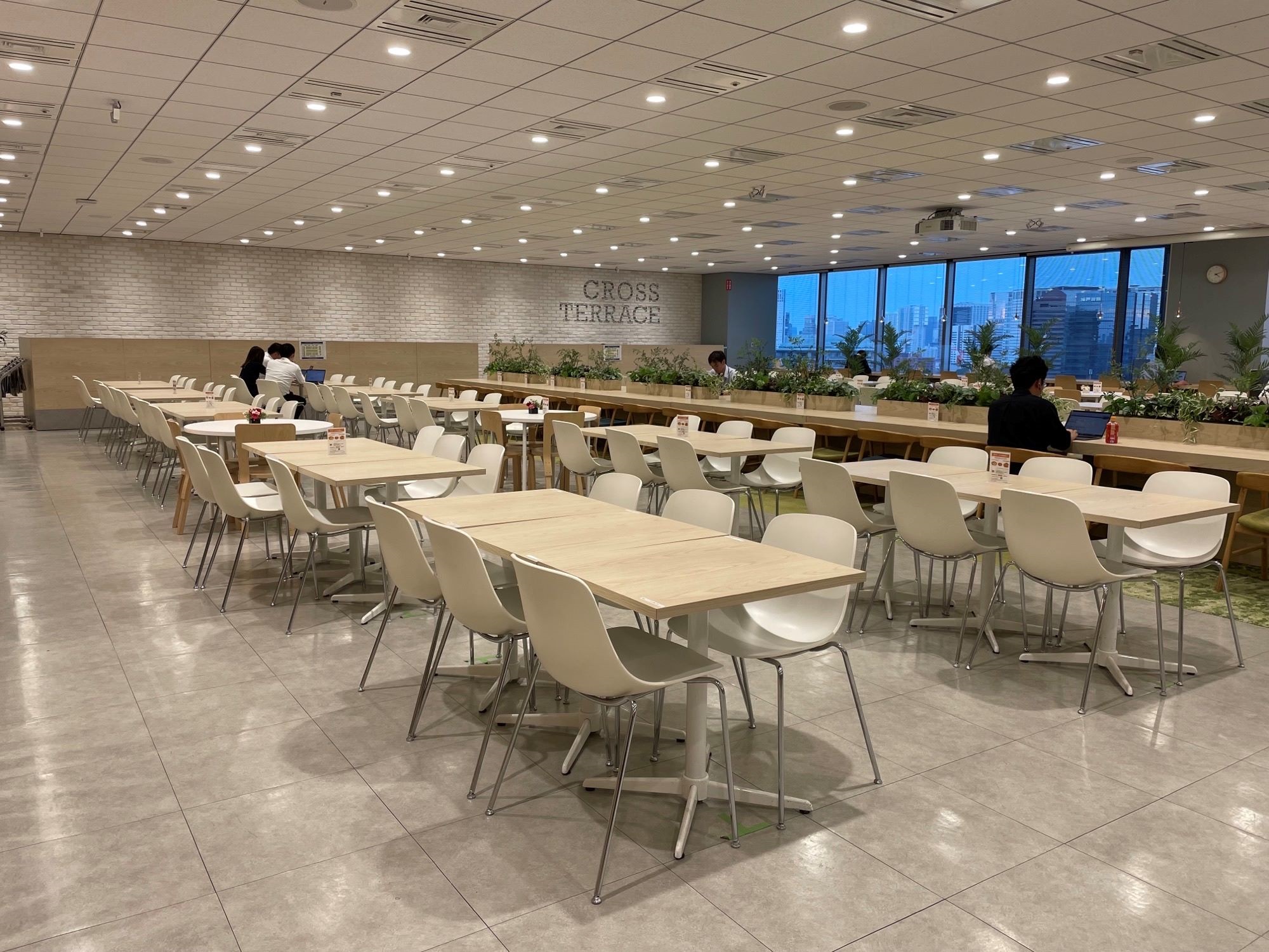 社員化実績が豊富！髪色＆Nail自由★食品商社 ≪部内サポート≫