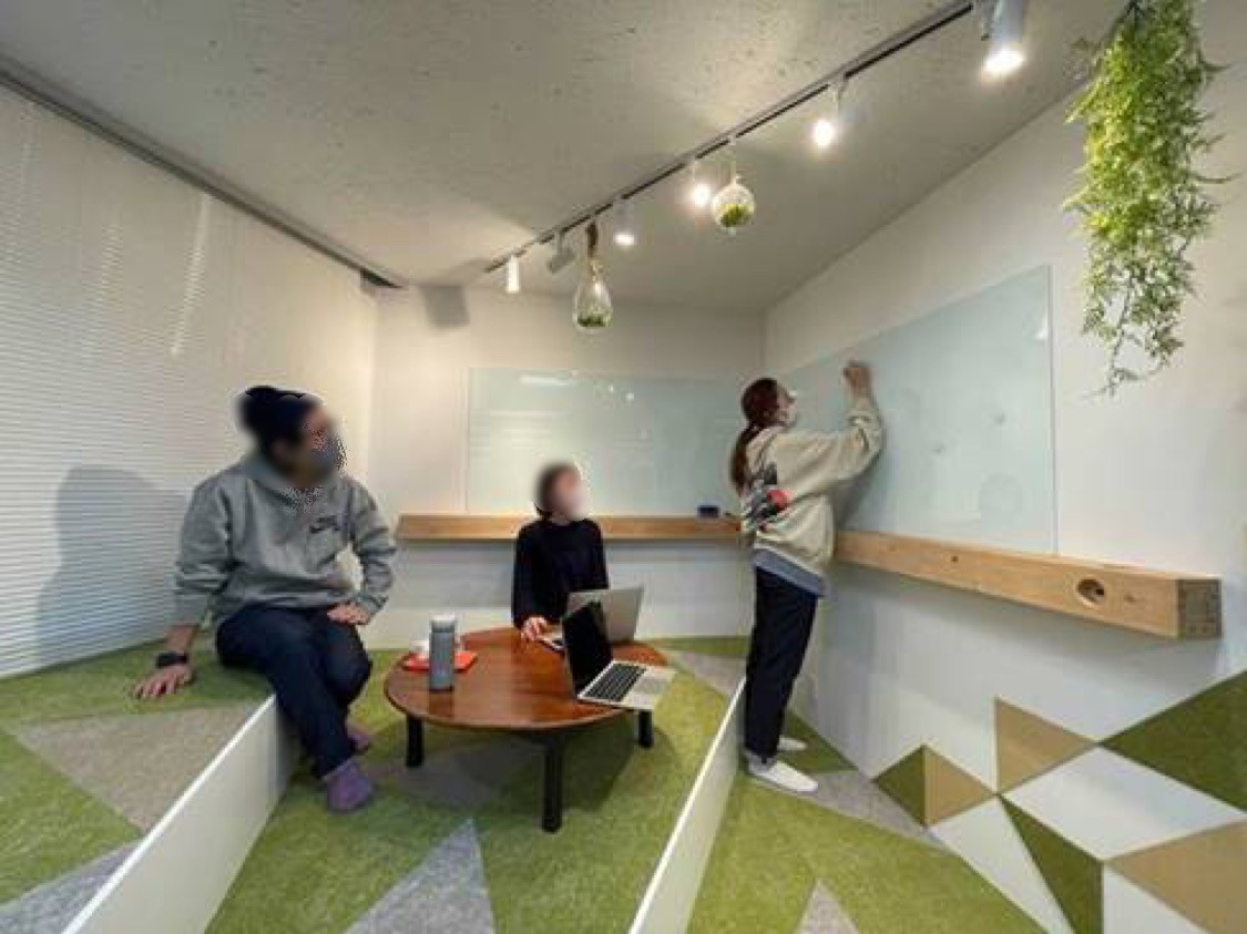 【12月/池袋】若手活躍♪働きやすいと好評★髪色・服装自由！★