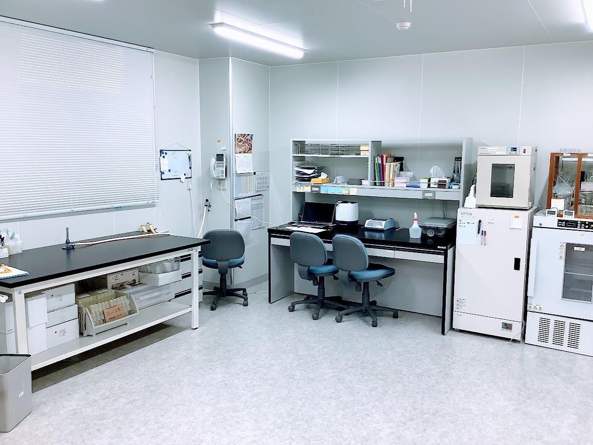 お惣菜コーナーやカフェ向け冷凍とんかつの菌検査のおしごと