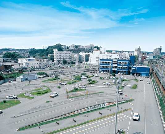 ＜未経験可＞自動車教習所内の事務◎何かと便利な平日休み