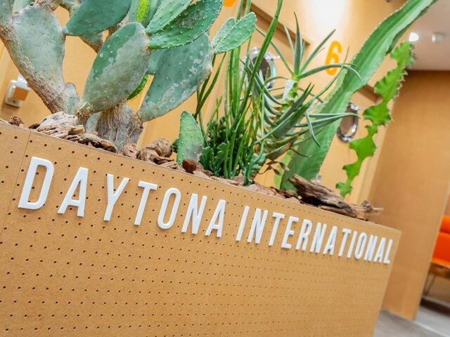 ＜急募×12月＞業界大手アパレル☆未経験OK☆法務事務＠1900円