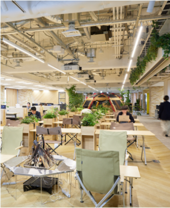 ＜経験いかせる＞自由度高め★ITコンサルで社内研修運営★駅チカ