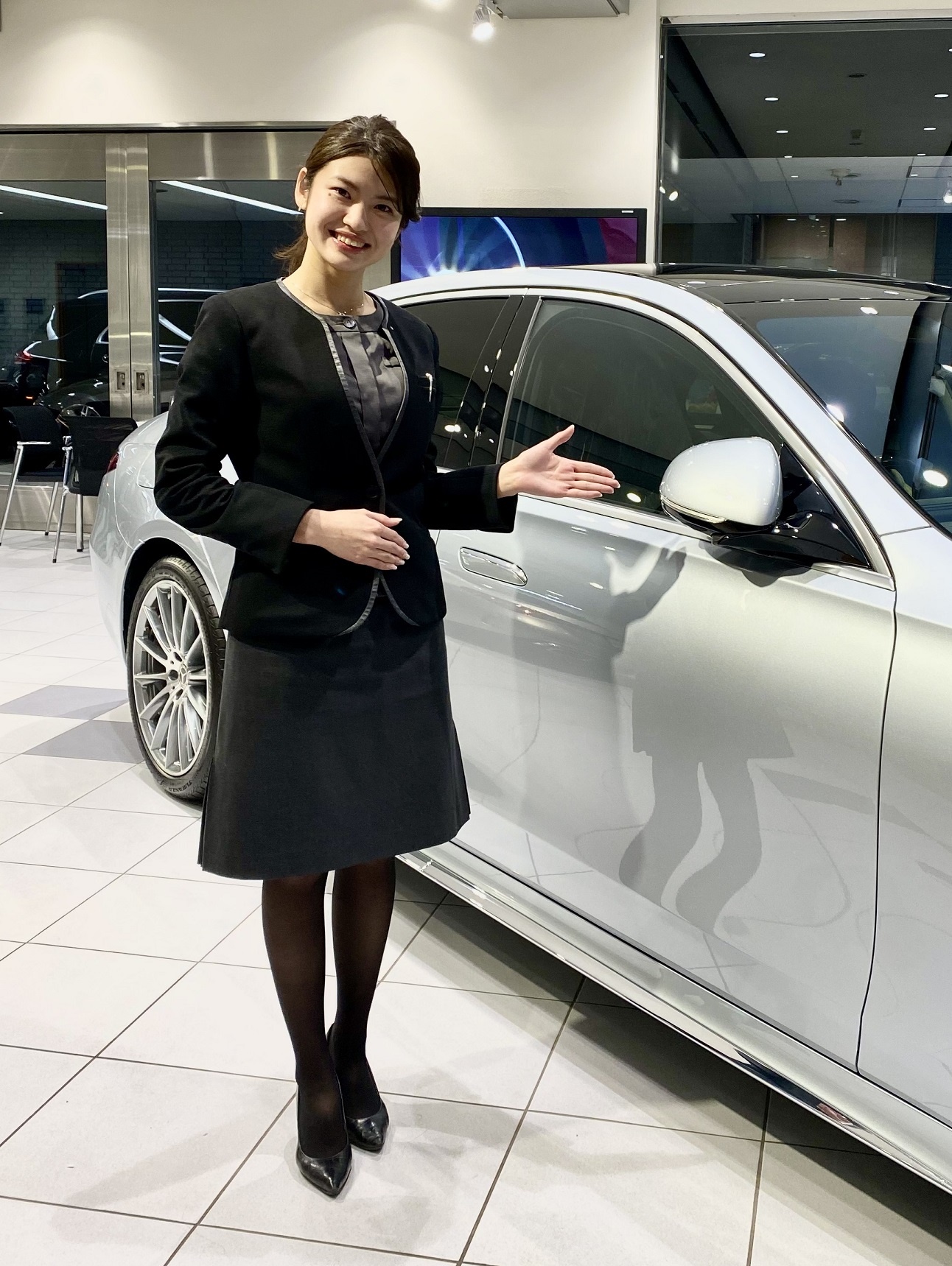 受付×事務★ゆとりある環境〇【未経験OK】高級車ディーラー