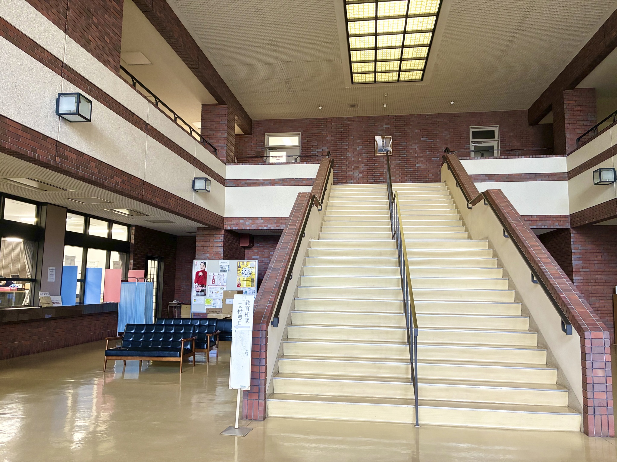 【車通勤OK】無料の駐車場アリ◆期間限定◎人気の学校事務○