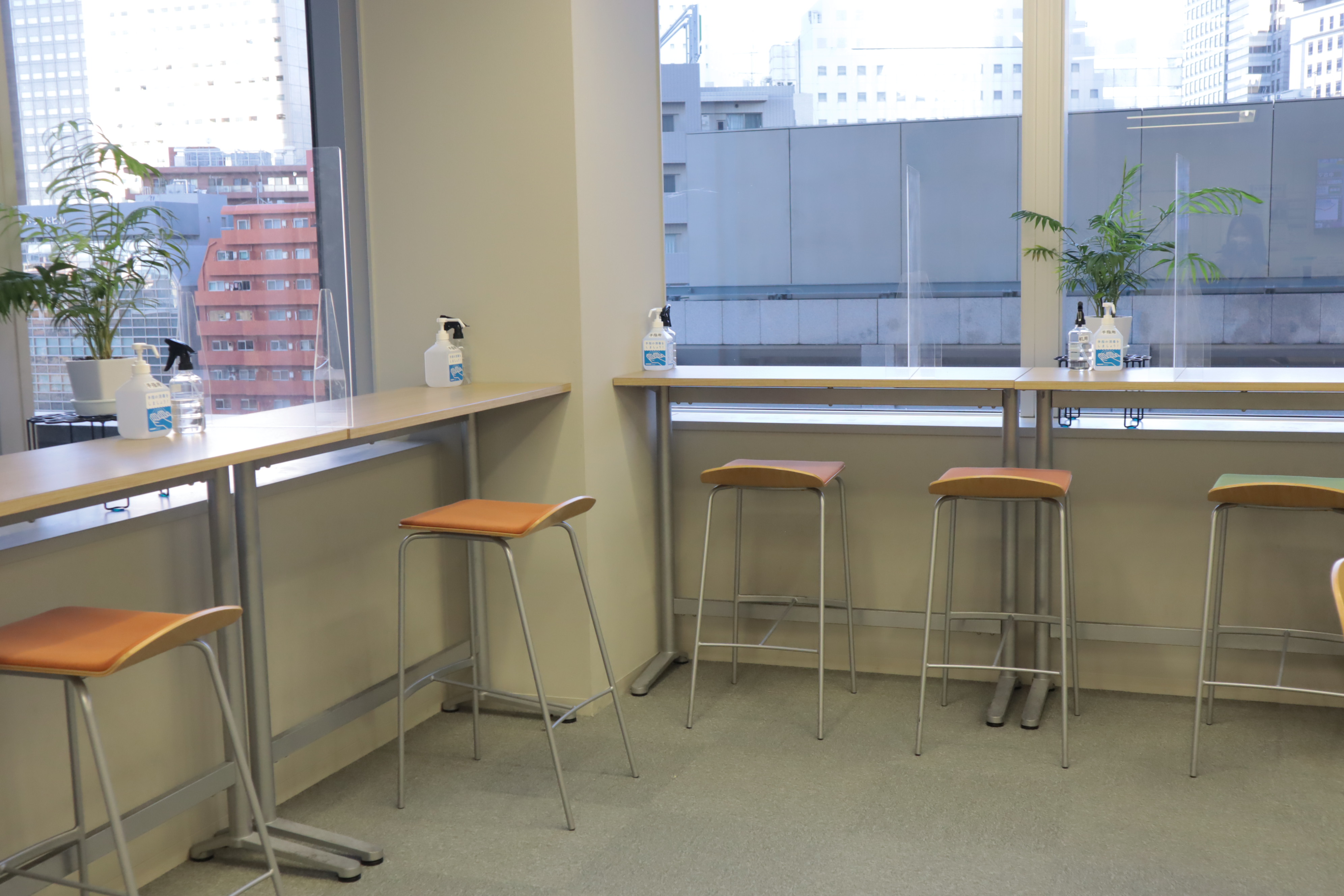 連休OK×残業10ｈ未満☆年収390万以上☆顧客窓口☆都庁前