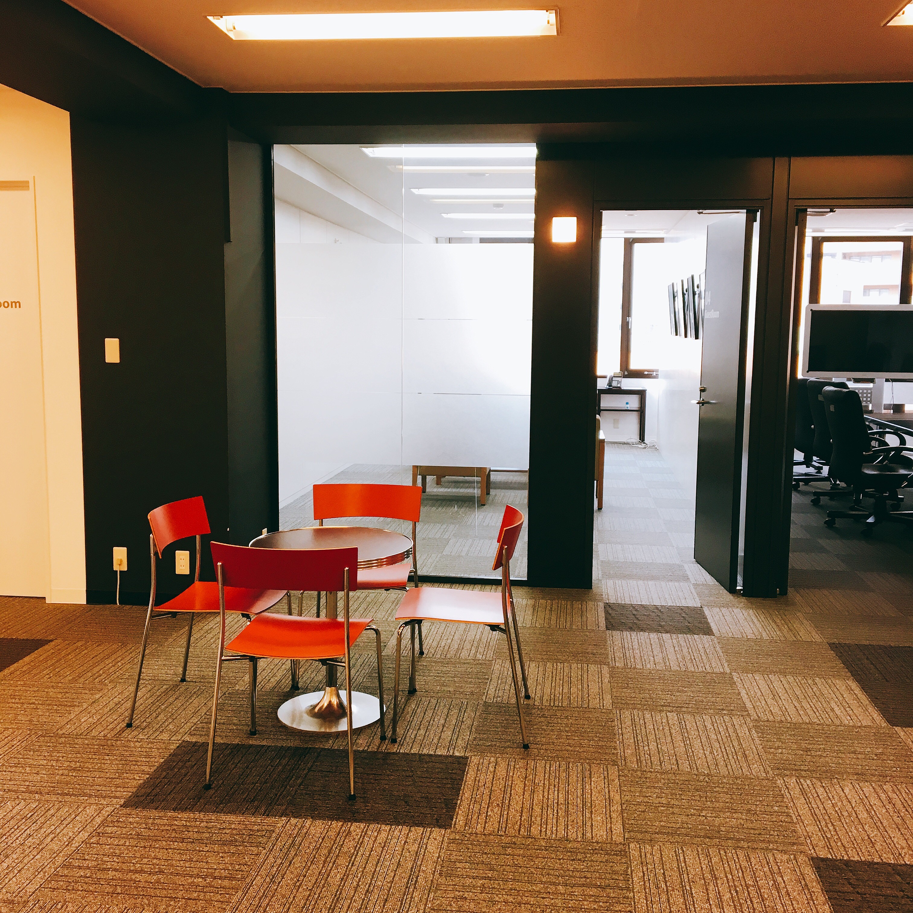 【急募】直接雇用の実績あり♪《穏やか環境で事務サポ》残業なし