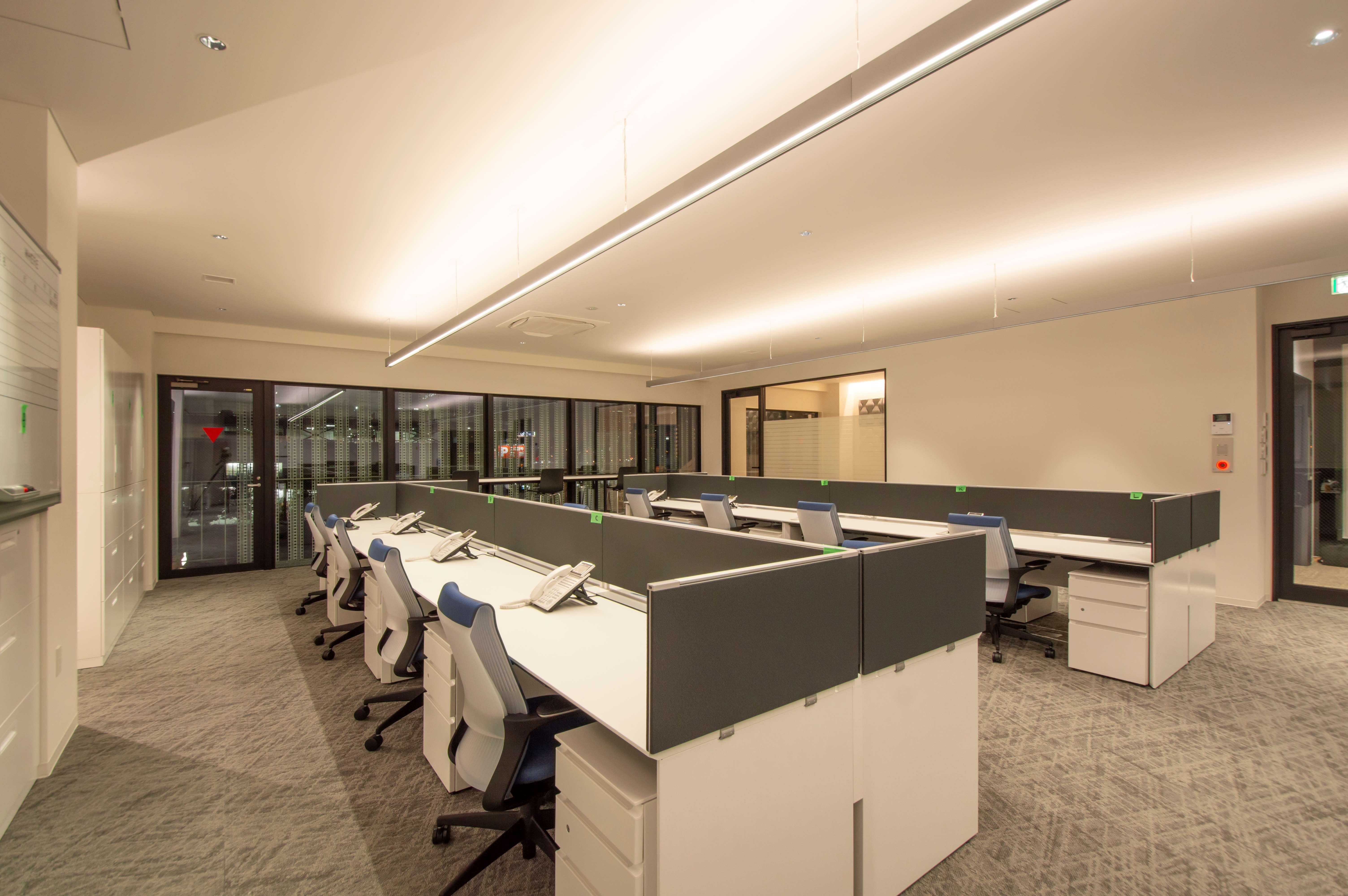 【週4勤務×16:00までの時短】輸入の貿易事務《在宅あります》