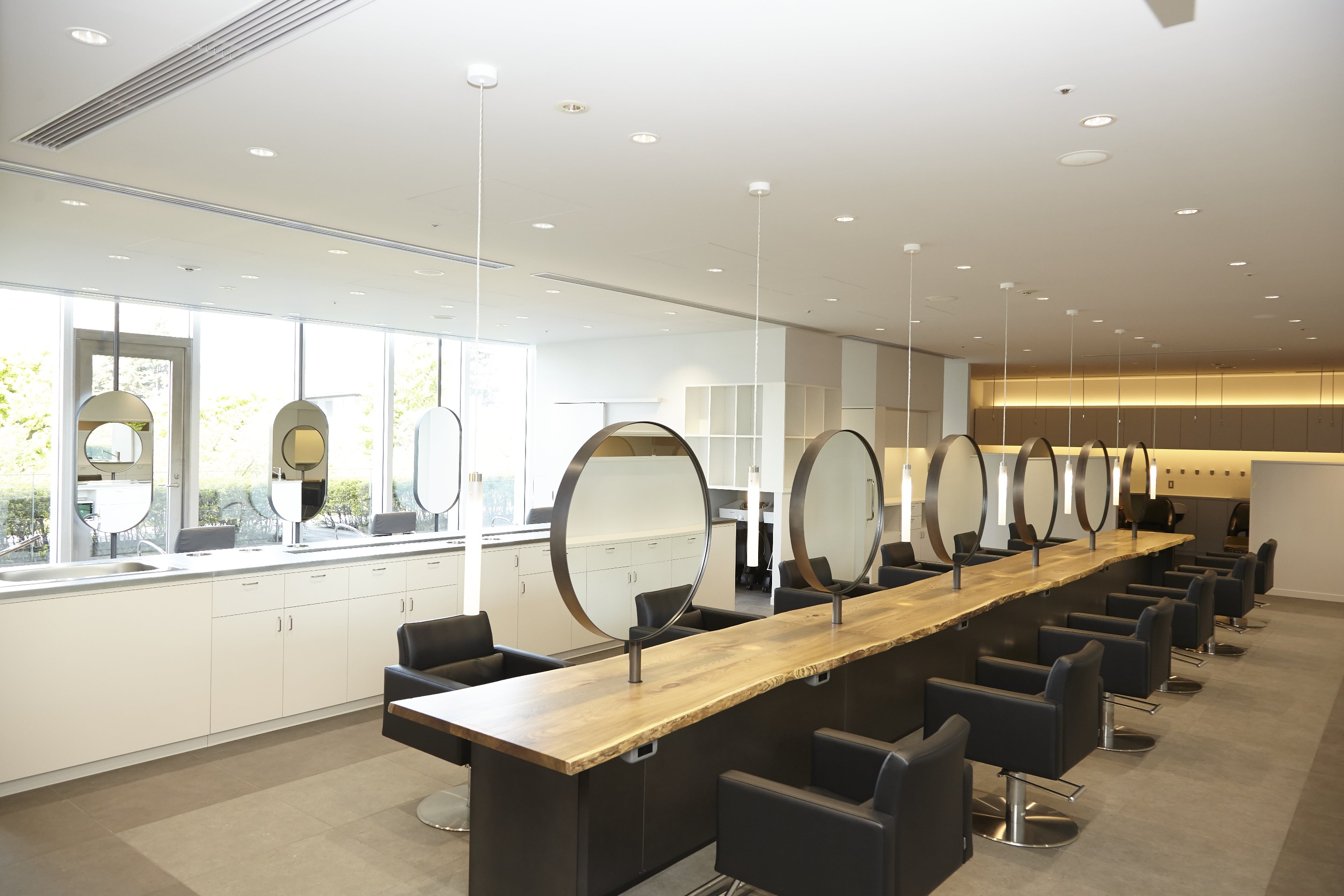 週4日×土曜固定休み♪トータルビューティーサロンで受付staff☆