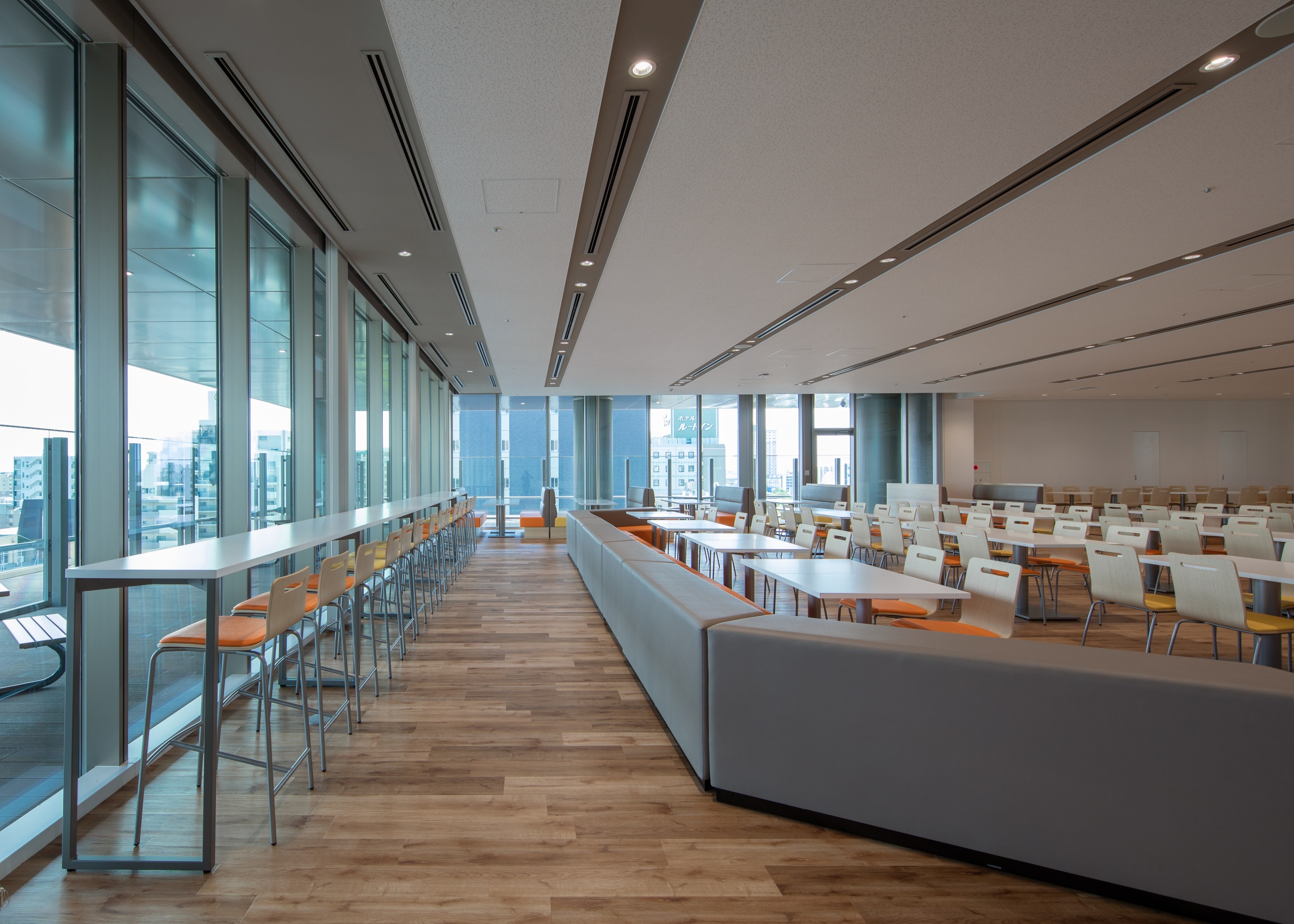 【環境イチオシ】先輩たちも『悩みゼロ！』★未経験OKの企業受付