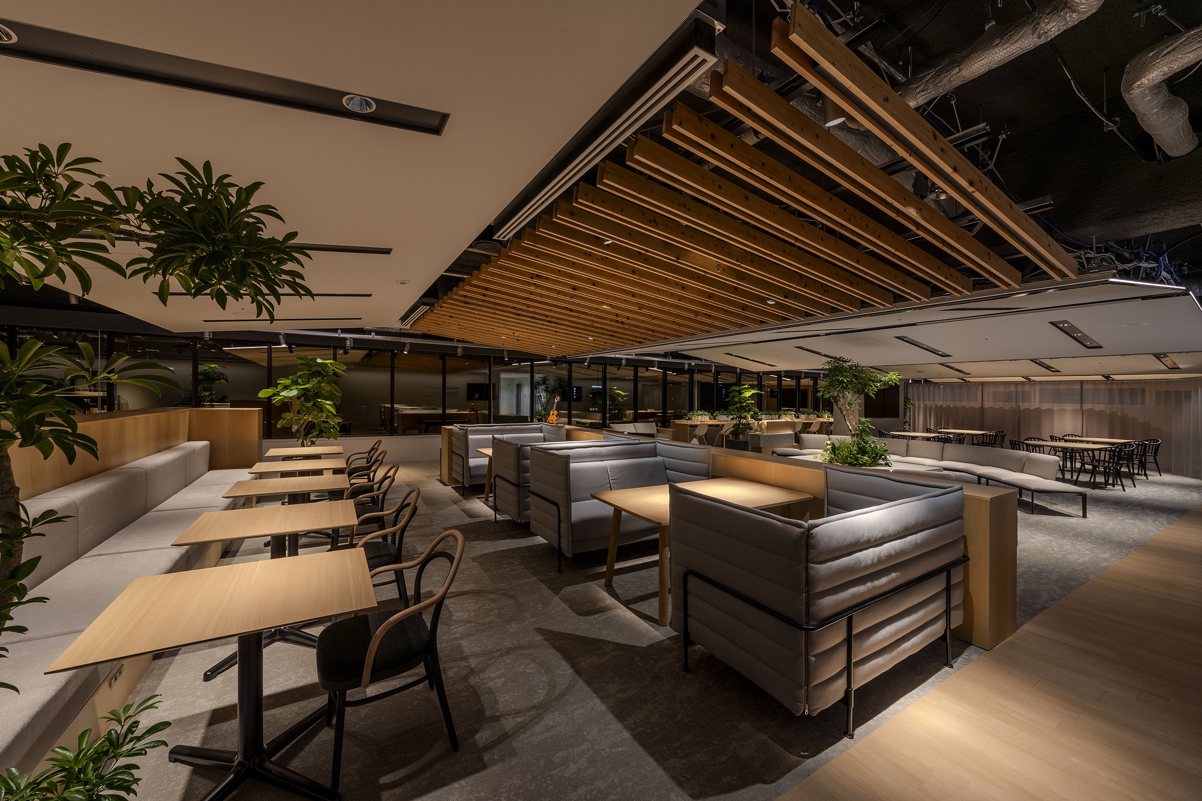 ≪週4在宅≫＜2月から5月まで＞17時半終了♪お問合せ対応