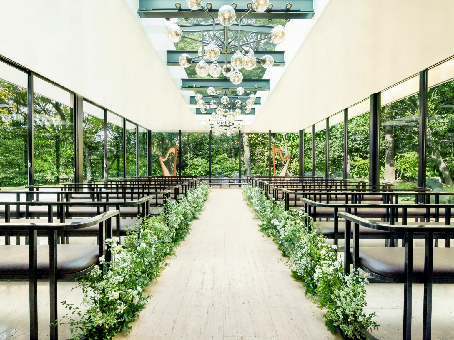 【週3×ブライダル♪】土日＋平日1日♪接客メイン◎未経験OK☆