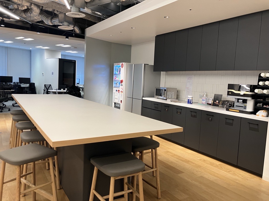 【月収約30万】週2リモート☆テンプの仲間もカツヤク♪部内アシ