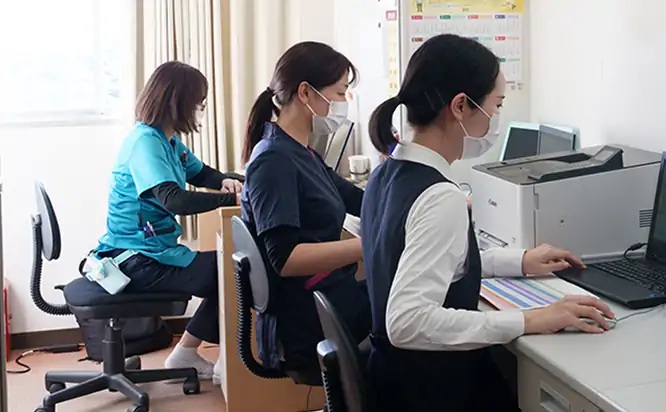 年収340万～＊少しの経理経験で正社員へのキャリアステージへ！