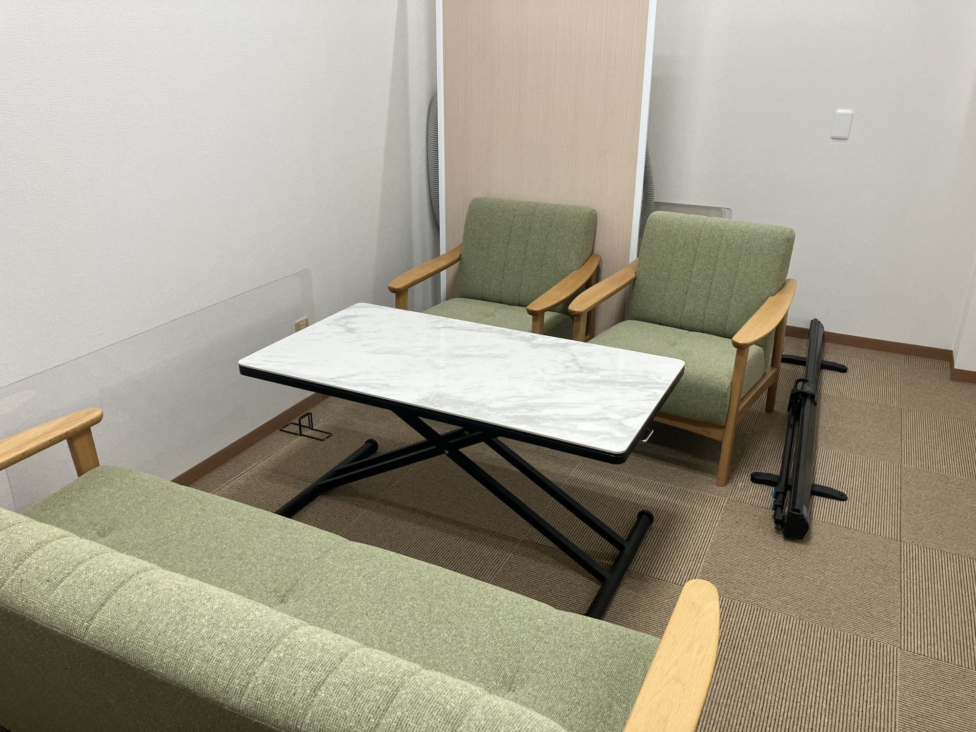 ＼電話チョット★取次3件／PC入力多い♪時給1250円＜服ジユウ＞