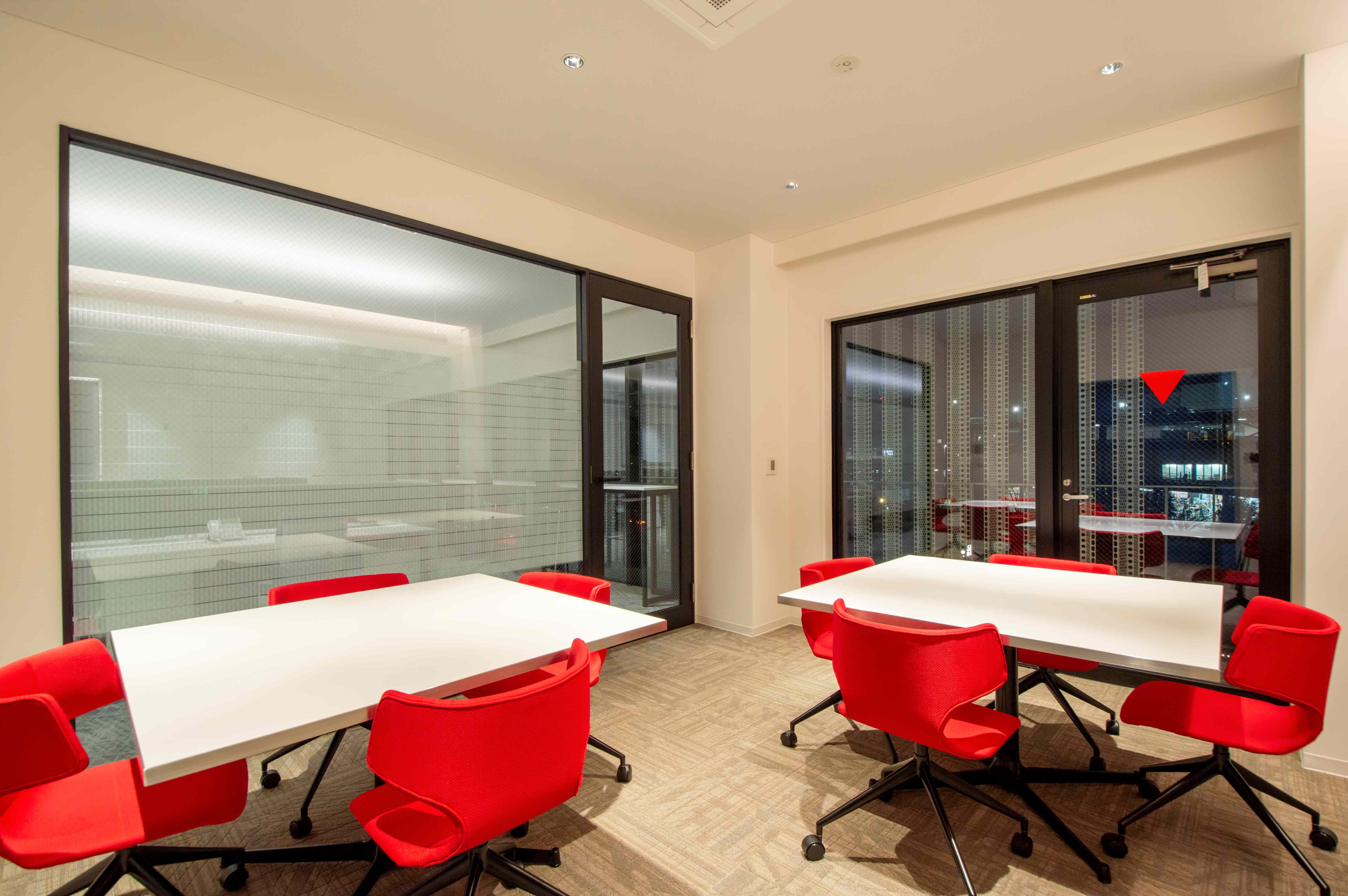 【週4勤務×16:00までの時短】輸入の貿易事務《在宅あり》