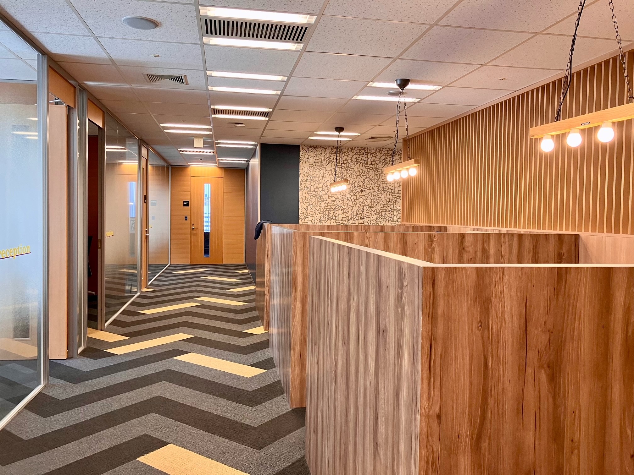 【土日休みへ転職チャンス】410万・在宅あり・人と企業をツナグ