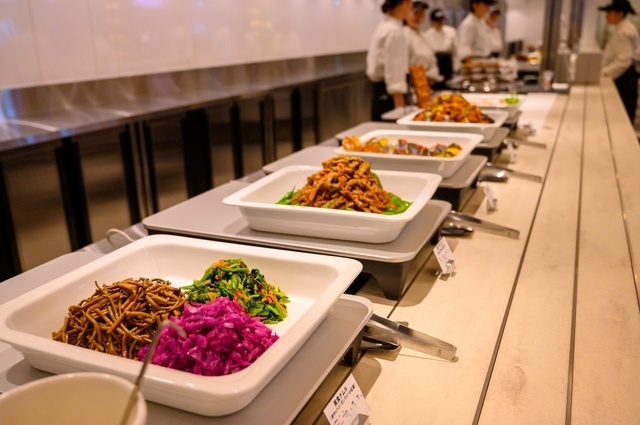 服装髪色も自由*ビュッフェランチが充実*大手NET証券問合せ*渋谷