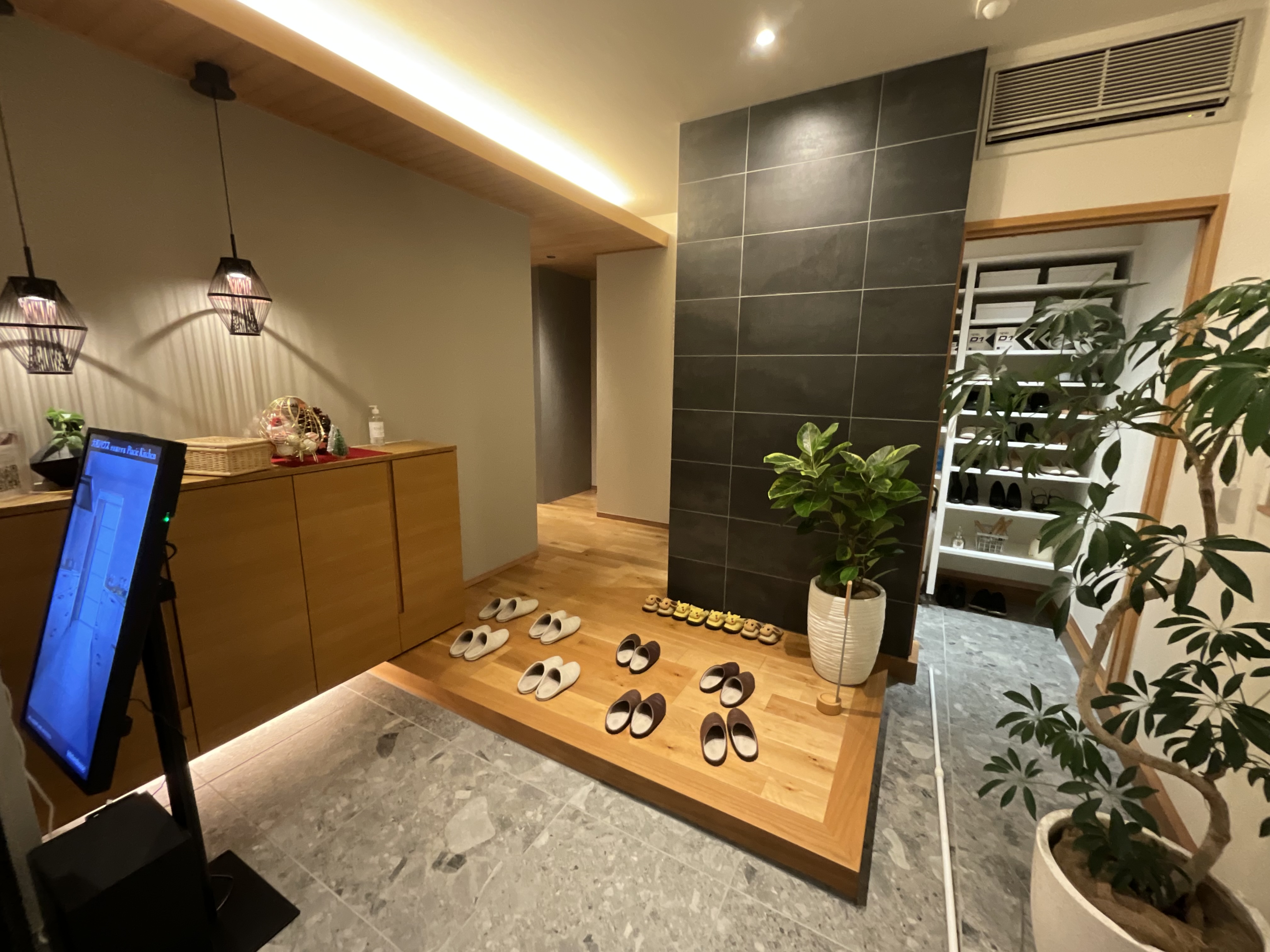 ＼祝日休み＆残業なし／平日ゆったり♪快適空間で事務＆接客