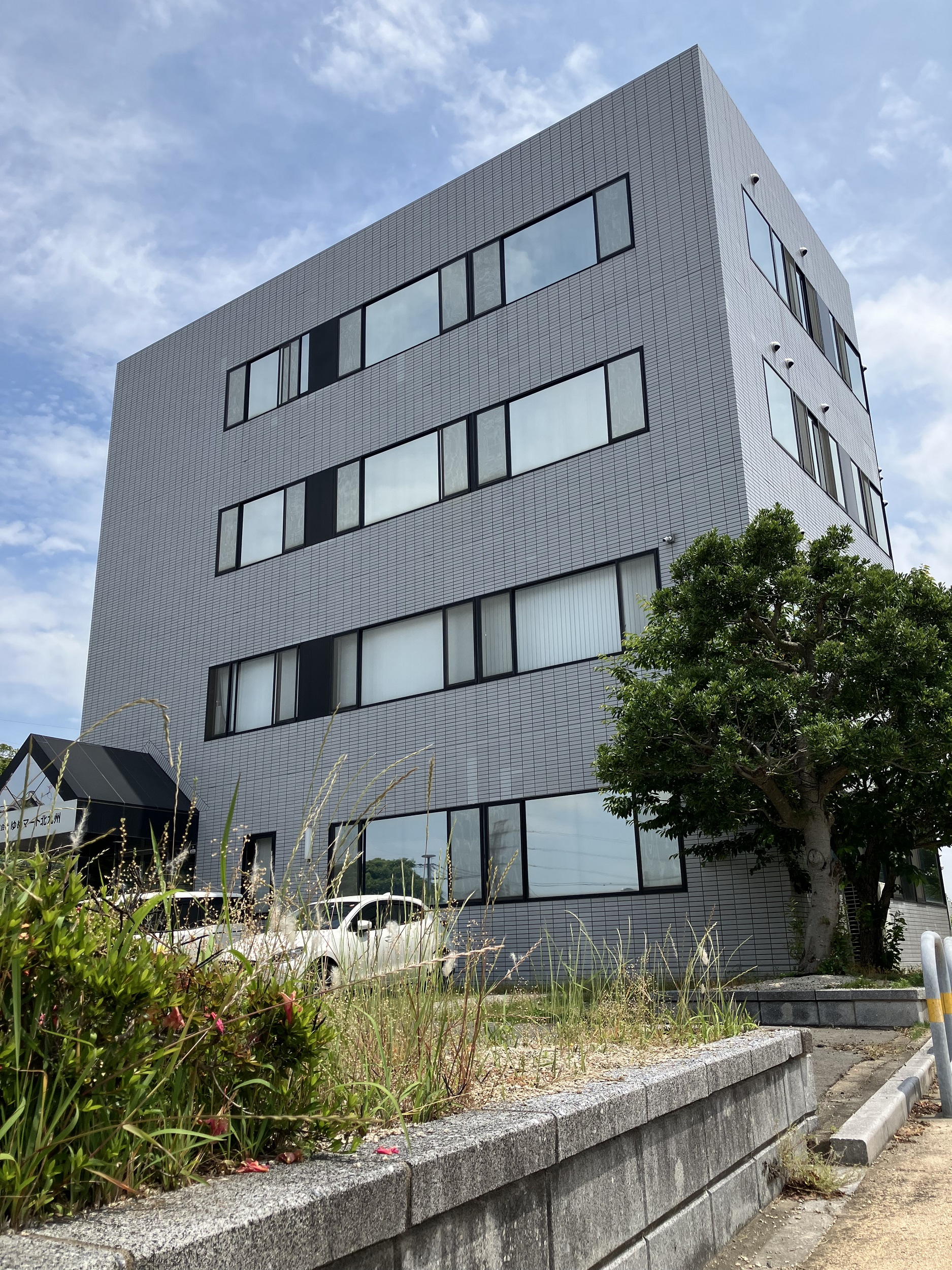 ＼9時～17時＊時給1300円／もくもく♪《経理》マイカーOK