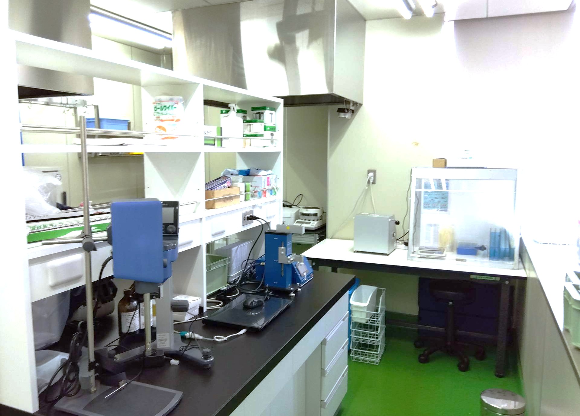 【月収25万】食品の微生物検査★駅チカで通勤便利★16時半退勤◎