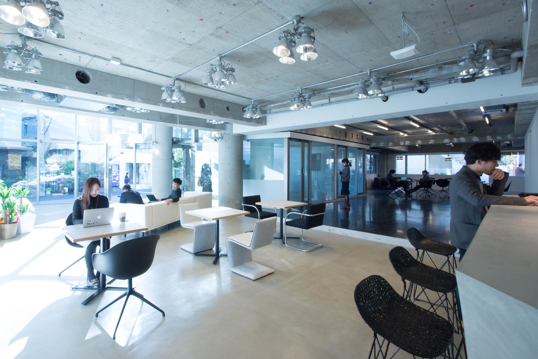 ＼週2在宅☆服装ジユウ♪／2名募集！サポート好きに☆営業事務