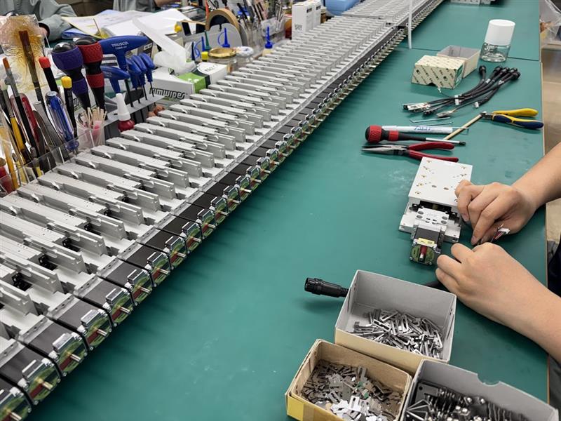 【~17:30まで＠1600円】未経験OK☆彡工具使用のコツコツ作業