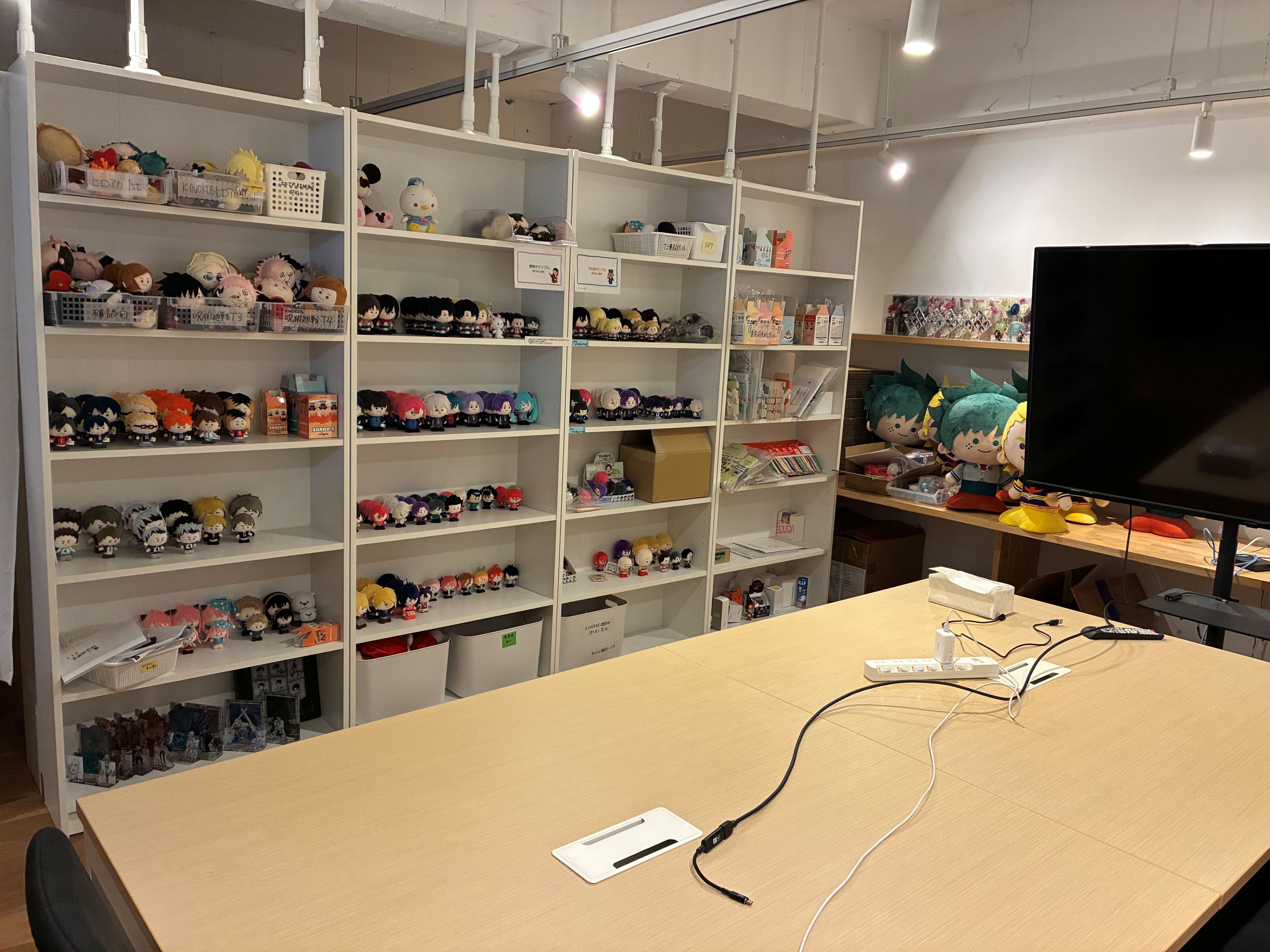 《漫画グッズの制作会社で働こう♪》1900円☆髪色＆ネイル自由◎