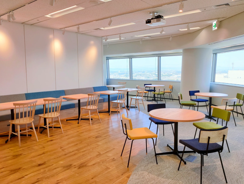 ＼週4日×16時退社★月収20万円／ベンチャー企業での人事労務