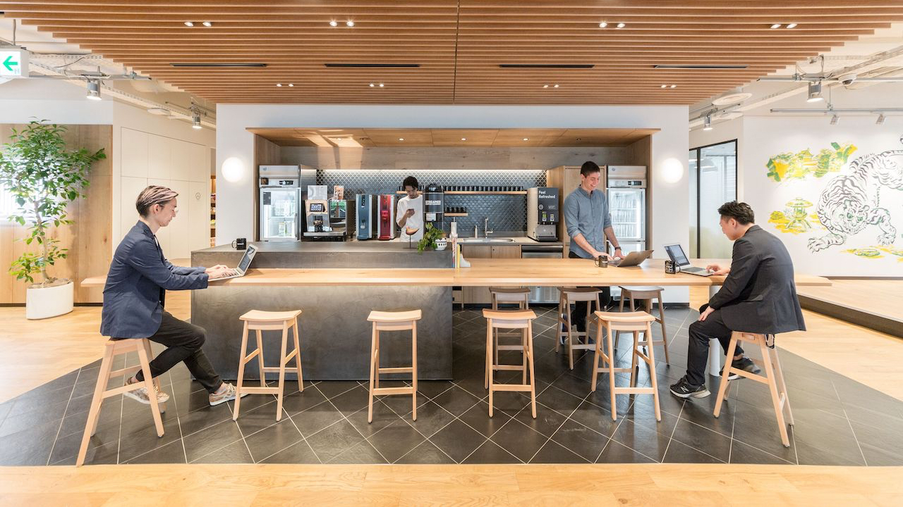 【2月開始】シェアオフィスのコミュニティ業務♪服装髪色自由！