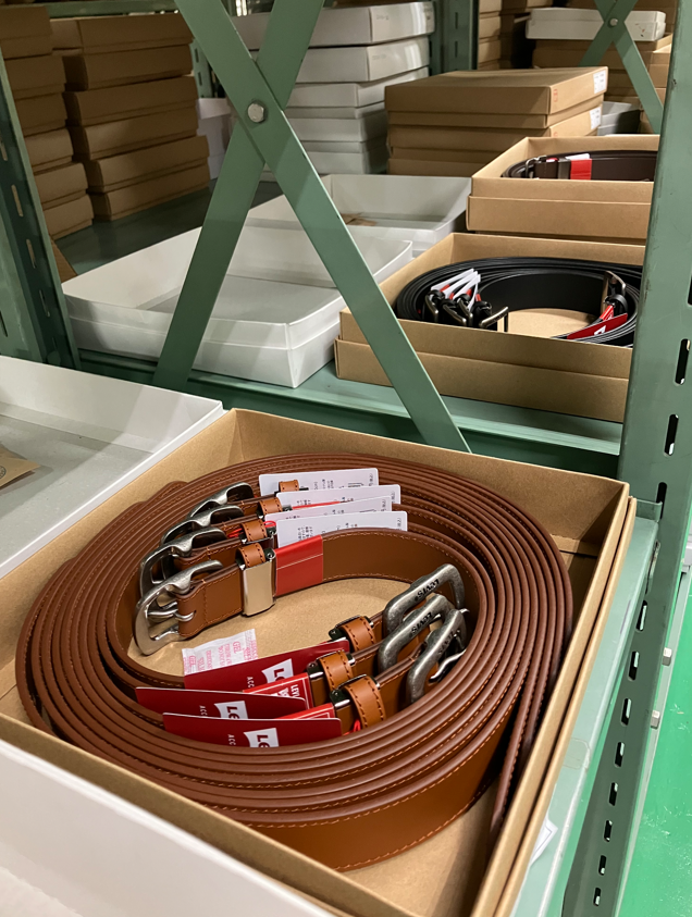 【時給1,300円】長期☆革製品へのタグ付け・出荷作業など☆彡