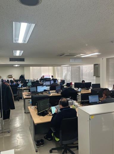 ＜9-16時時短★土日祝休み＞スニーカーOK◎営業所内で事務サポ