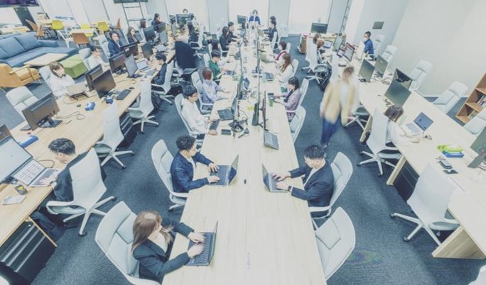 【社員化実績アリ人気の広告業界★服装じゆう↑オシャレoffice★