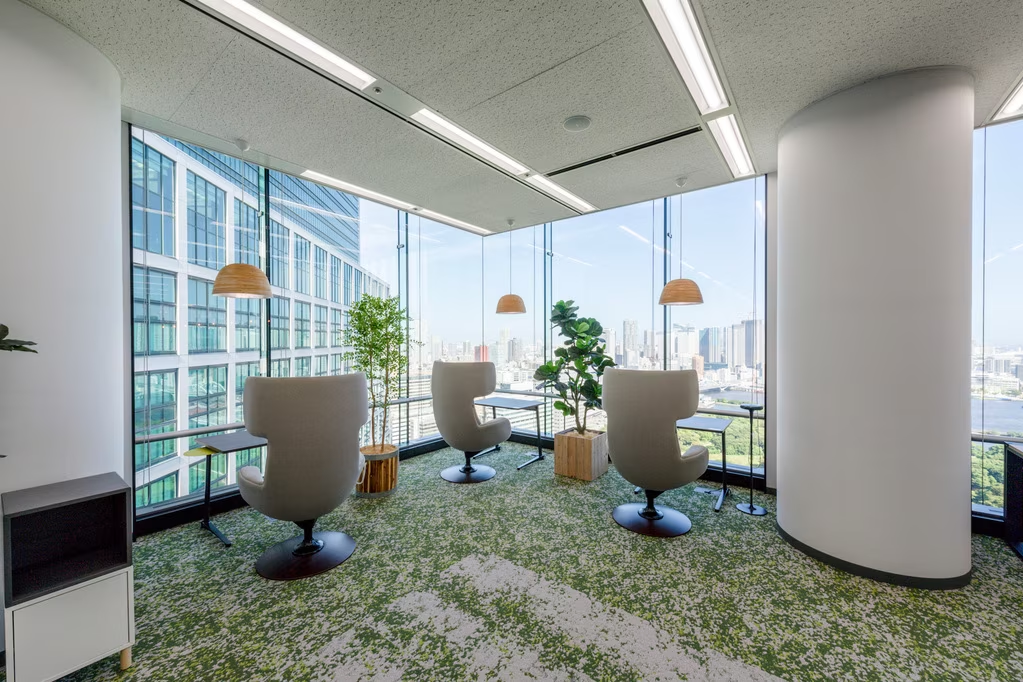 【在宅多め】駅直結＆新築オフィス《人事事務×月30万》＠新橋