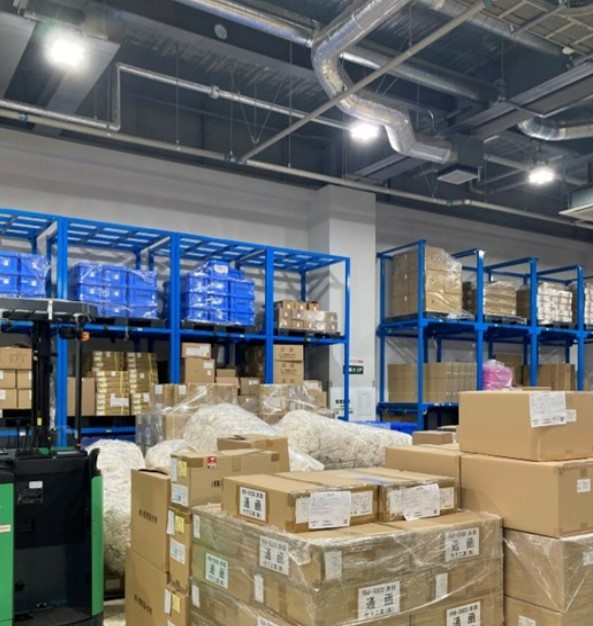 【派遣スタッフ就業中】駅トホ8分♪長期！フォークリフト作業