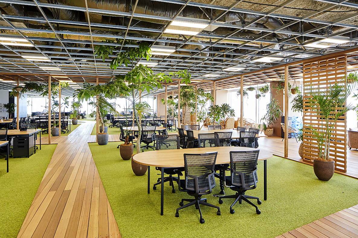 ＼髪色ネイル自由☆／経験活かせる♪問合せ対応＠月収40万↑