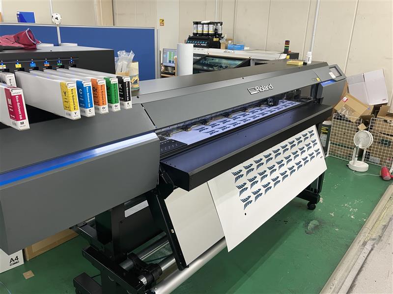 服装・髪色自由♪Illustrator使用◆ロゴシールの作成と入力