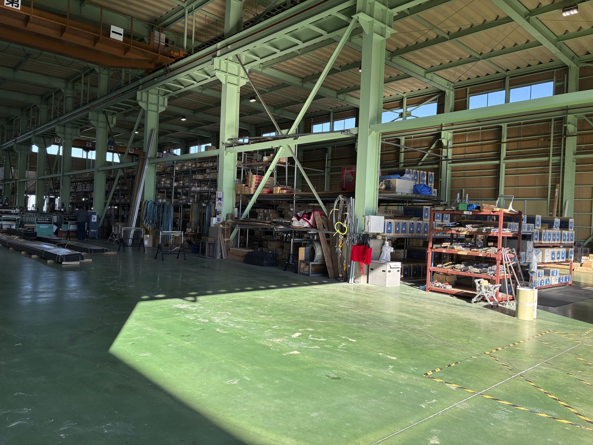 【未経験OK】服装＆髪色自由○加工された板材の運搬作業