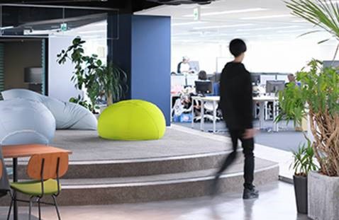 ＜週2在宅★服装自由＞20-30代活躍♪福利厚生◎社員制度あり↑